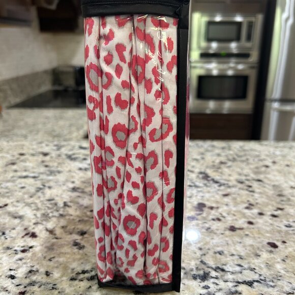 Betsey Johnson Microfiber Queen Sheet Set Pink Leopard Print - NEW - Picture 3 of 4